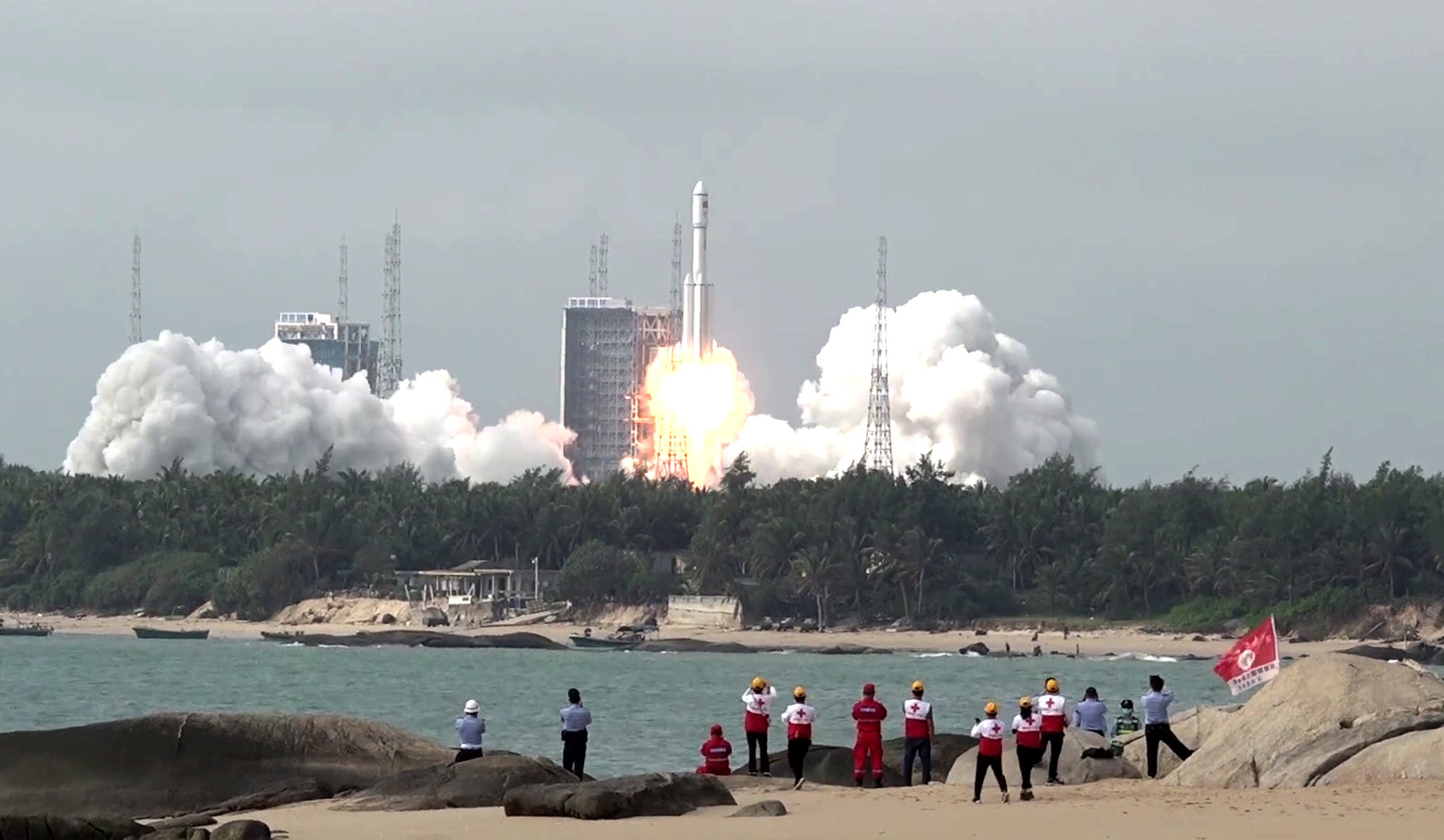 A Long March 7 rocket lifting off from Wenchang